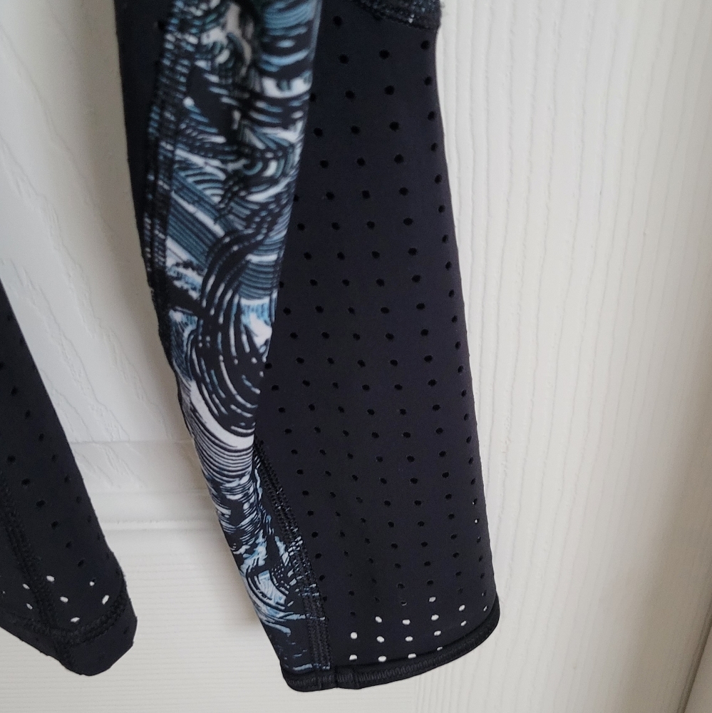 Lululemon BNWOT Rash Guard - Picture 7 of 7